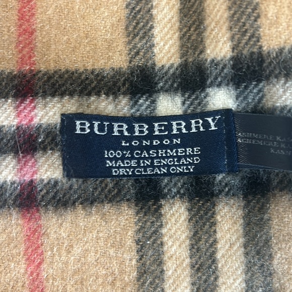 Burberry 100% cashmere scarf - Picture 2 of 3